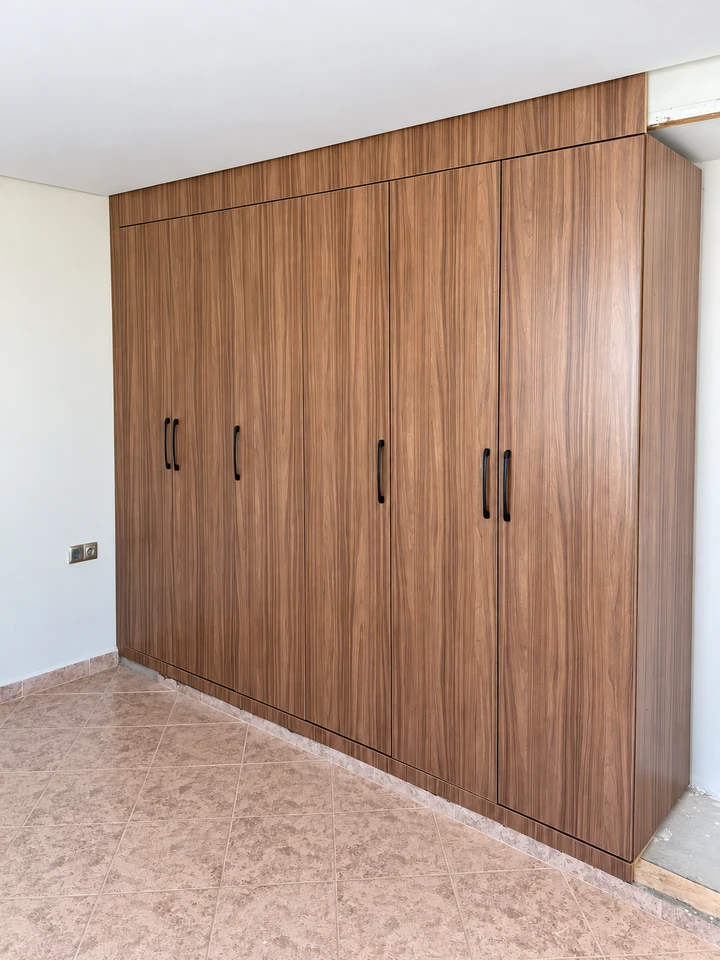 Dressing — façades fermées — menuiserie sur mesure à Fès