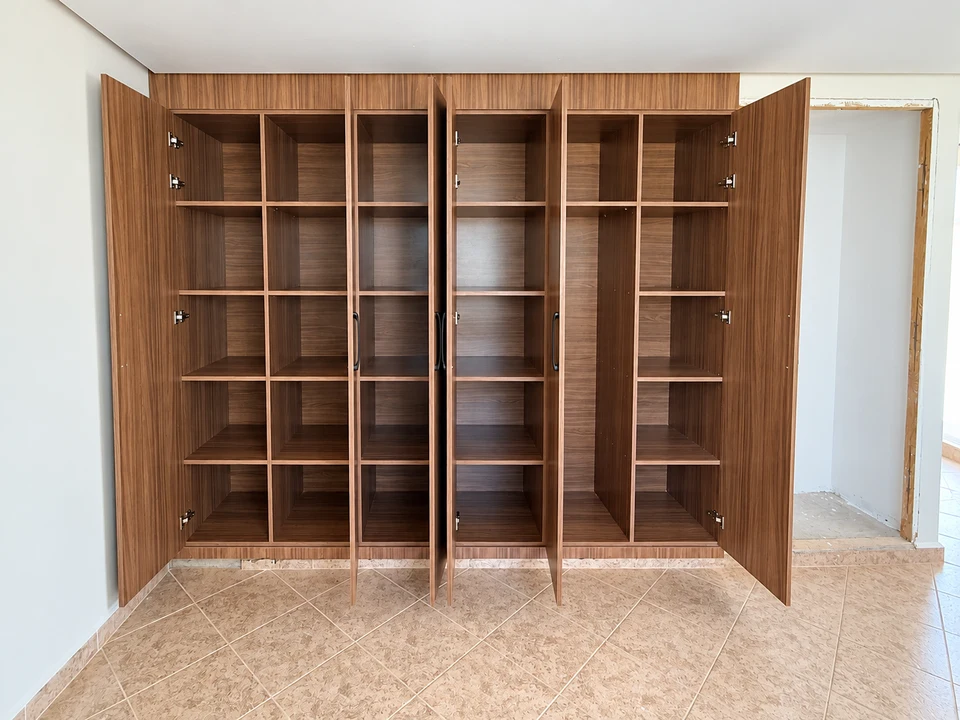 Dressing — organisation intérieure — menuiserie sur mesure à Fès